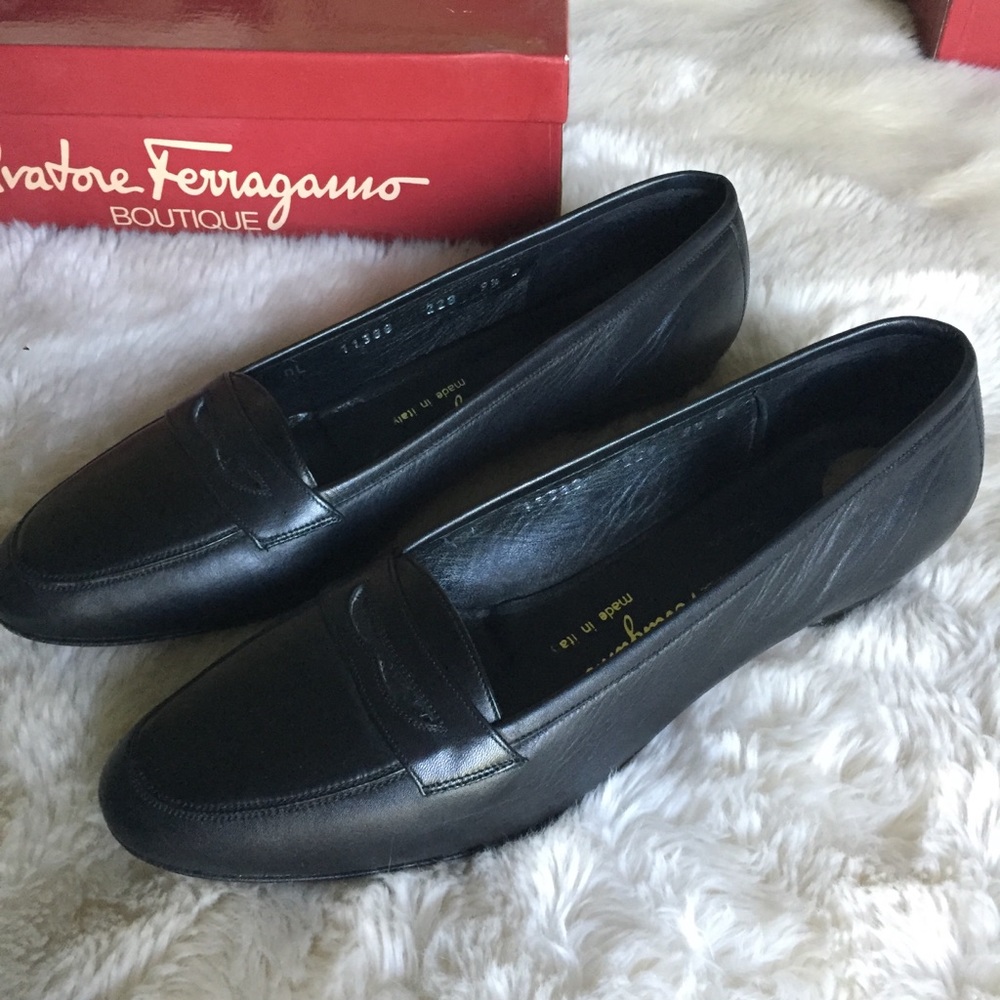 Salvatore Ferragamo Boutique loafers; Sz 9.5